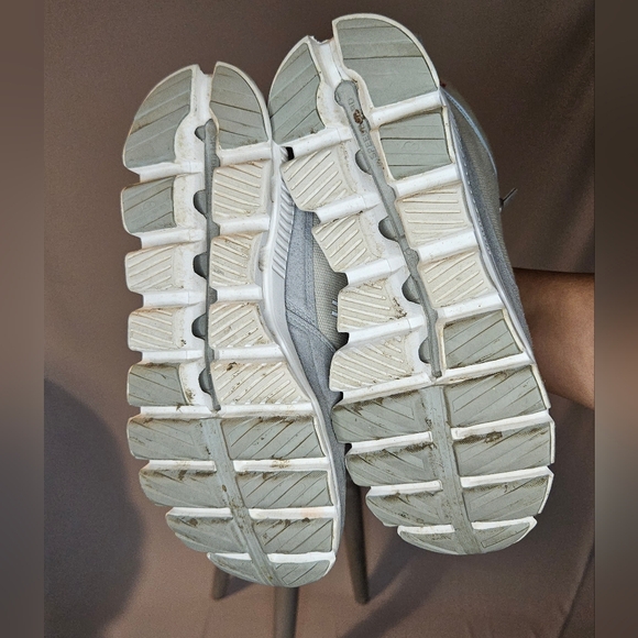 On Running Cloud Hi Sneakers in Glacier/Grey - Mid-Top - Picture 6 of 8